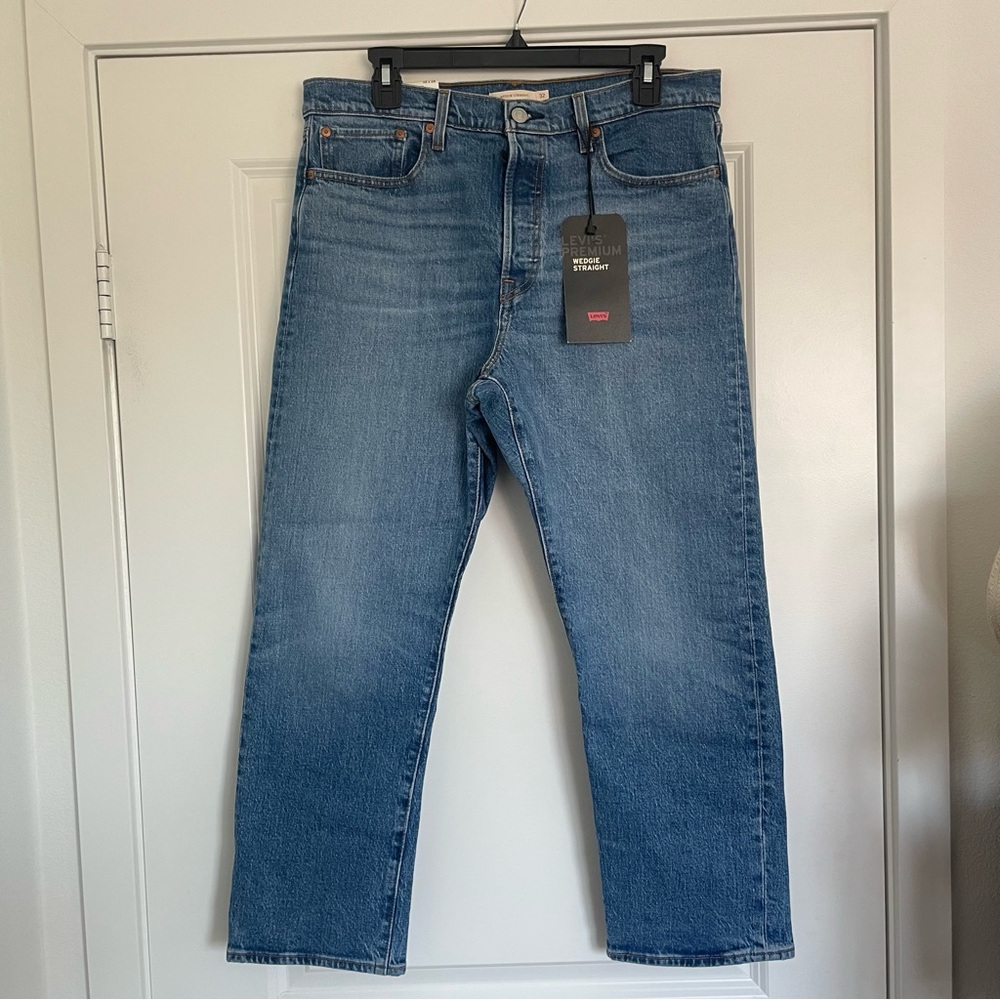 Levi's Women’s Classic Wedgie Straight High-Rise Blue Jeans